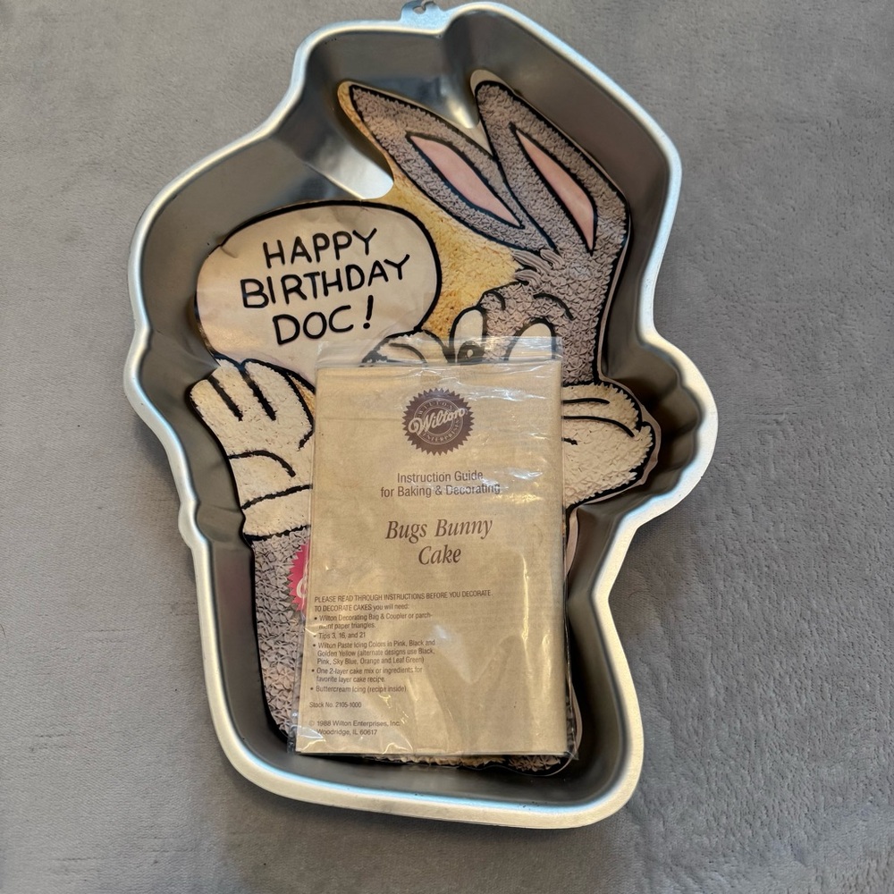 Wilton Bugs Bunny Cake Pan‎ 1988 Looney Tunes Vintage w Insert & Instructions